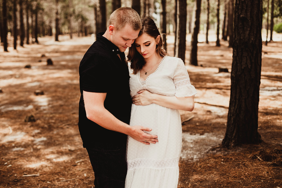 pregnancy announcement photo shoot