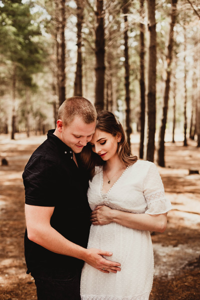 pregnancy announcement photo shoot