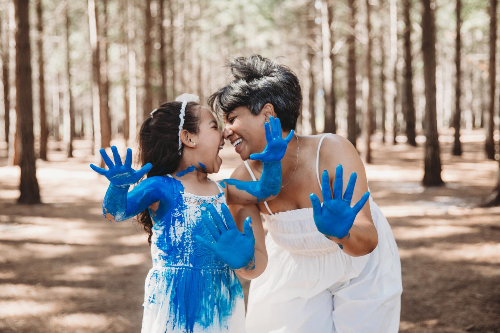 Gender Reveal photo shoot cape town photographer amy green beach gender reveal confetti reveal